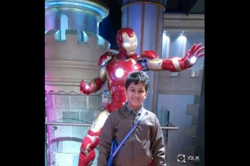 Mahesh Babu Family London Trip Photos